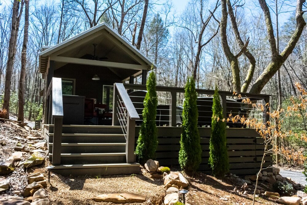 Creekside Hideaway at The Retreat at Deer Lick Falls