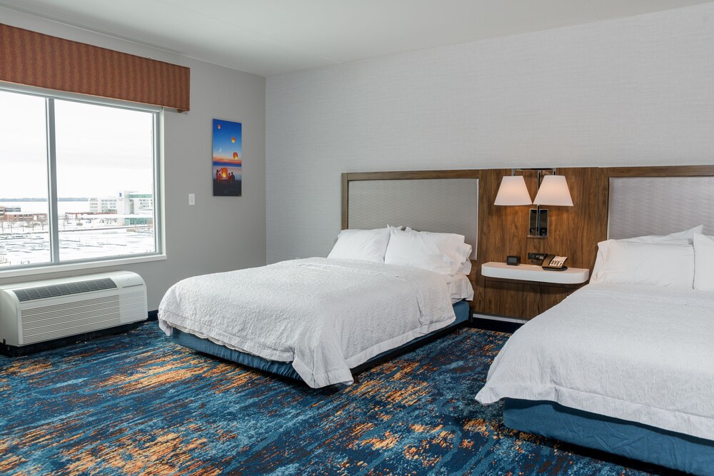 Hampton Inn & Suites Erie Bayfront, Erie CA 147 Room Prices & Reviews