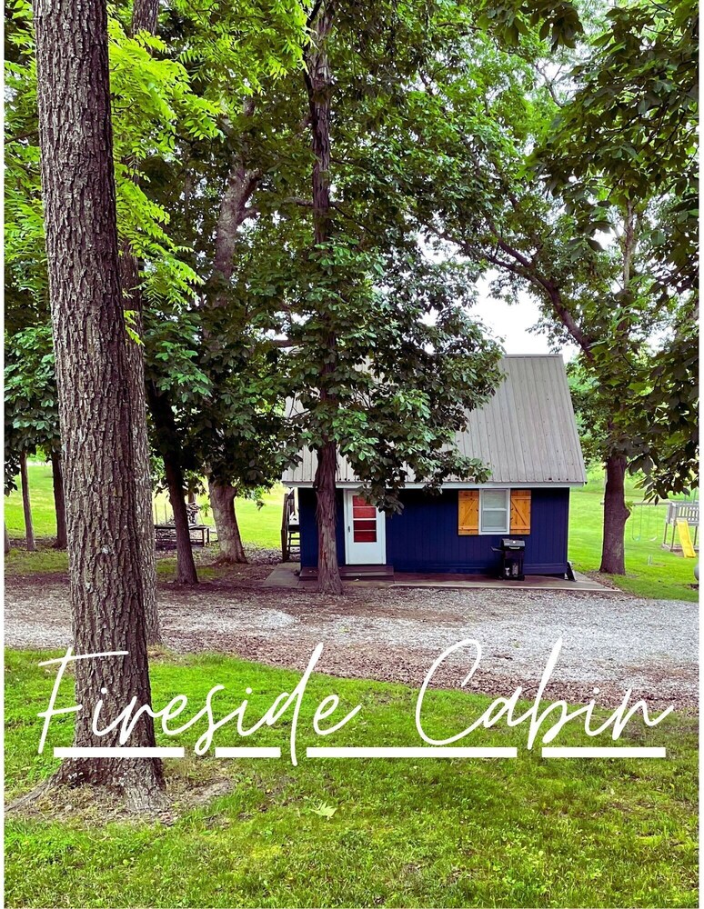 Cabin on Truman, great for fishing, hunting, or boating. Open for deer