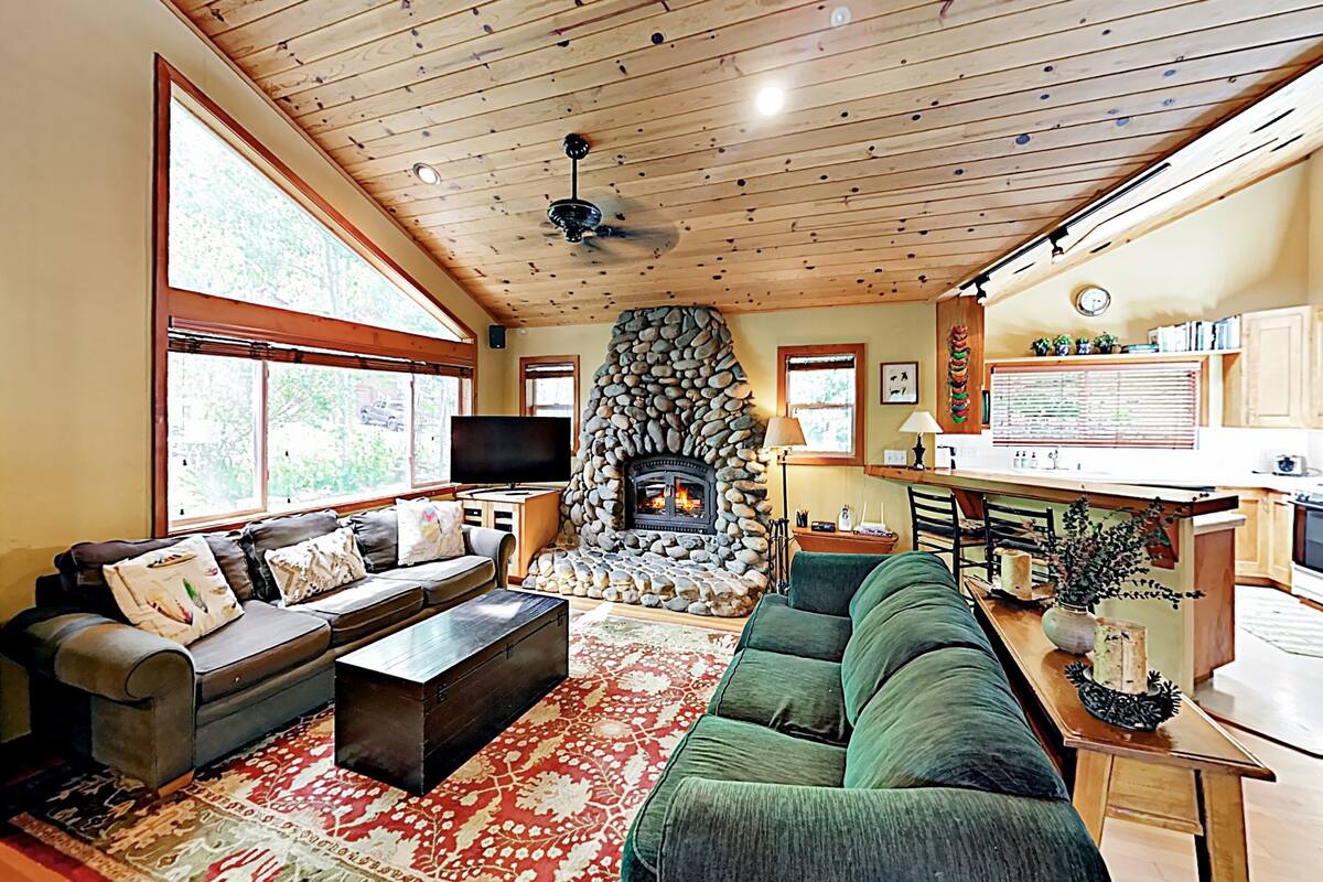 Modern W Private Studio Garage Backyard 4 Bedroom Cabin Room Prices Deals Reviews Expedia