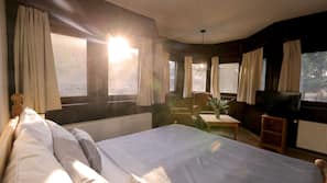 Blackout drapes, free WiFi, linens