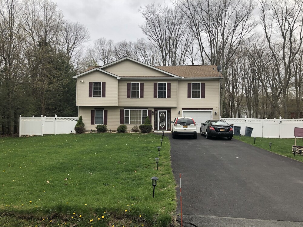 Lake View Villa in Pocono near Camelback/Kalahari w Games Rm