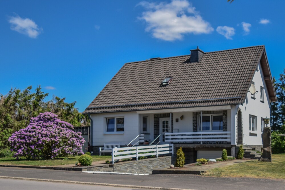 Schones Eifel Ferienhaus Mit Garten Und Grillplatz In Hellenthal Hotel Rates Reviews On Orbitz