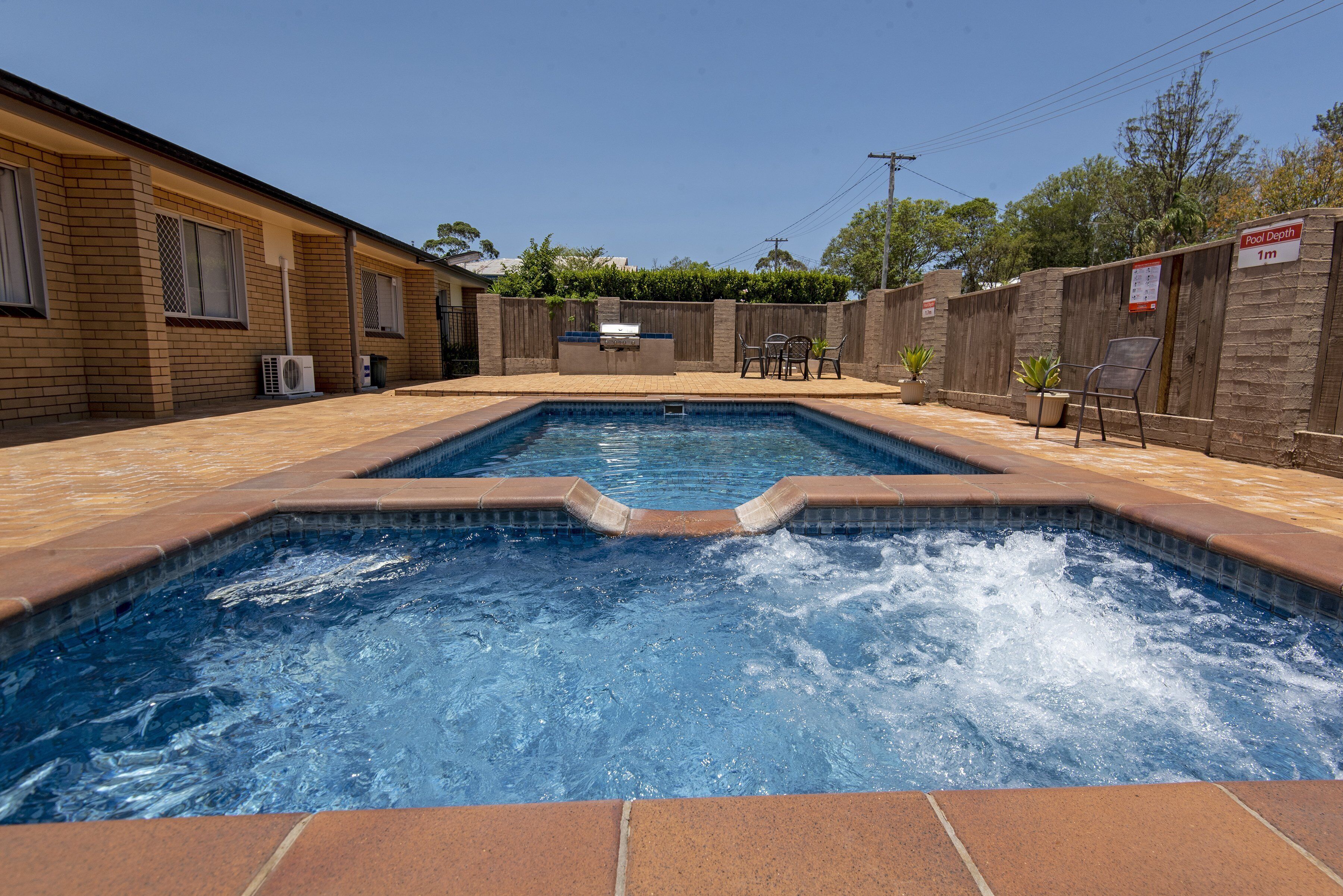 Fully Self Contained 3 Bedroom Apartment