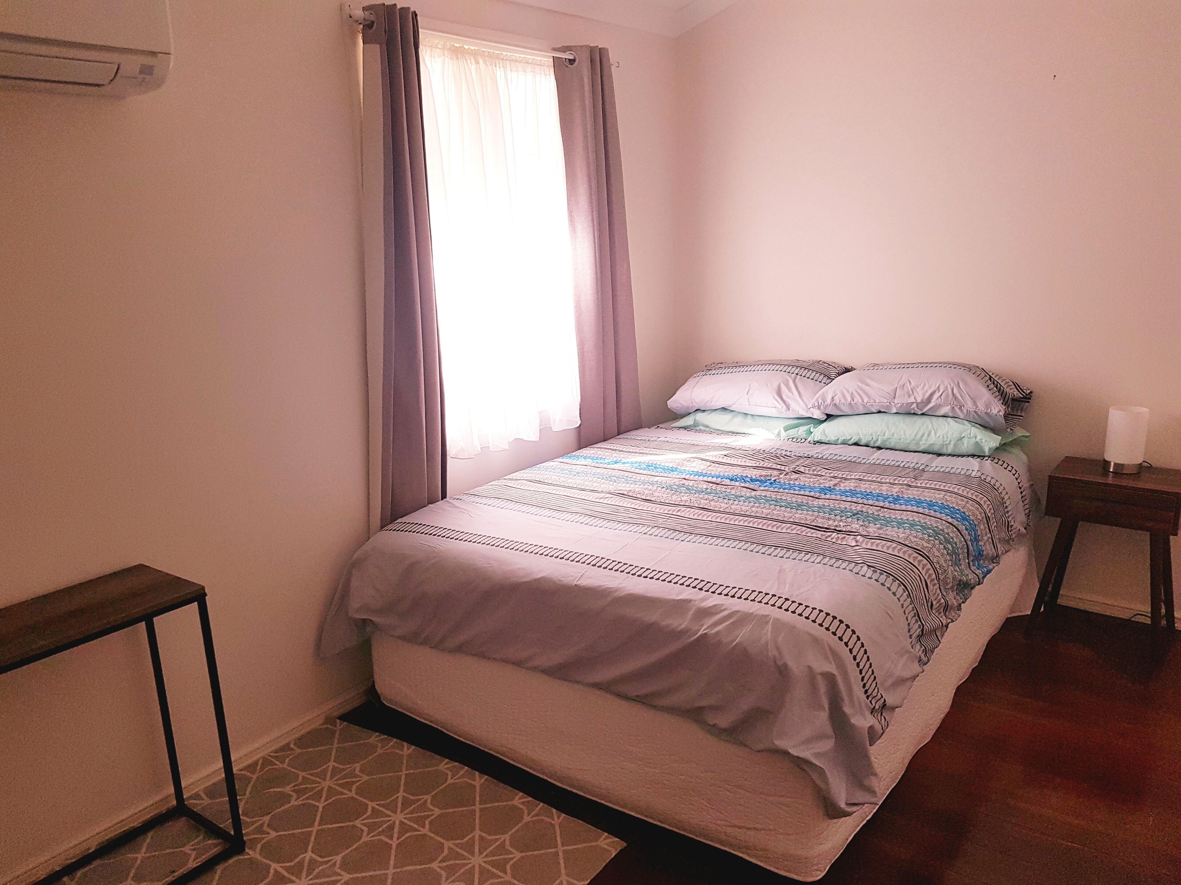 Peaceful location close to the Ocean. Short walk to restaurants, shops, bars