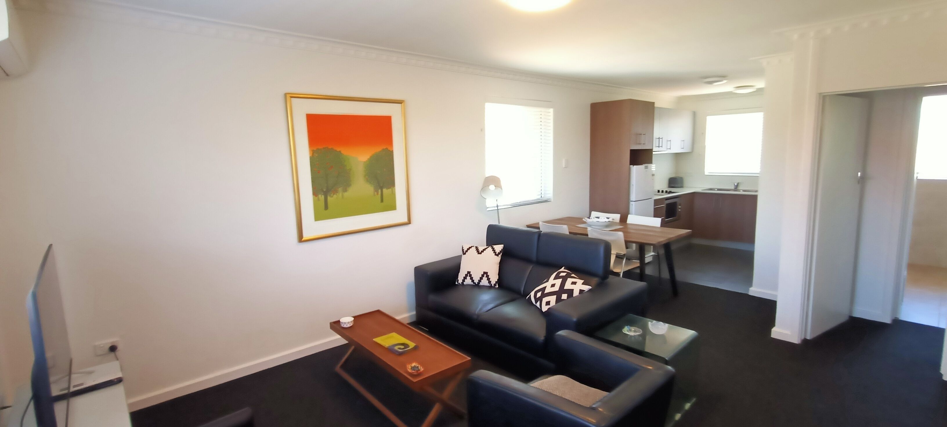 Superb 2 BR Apartment Minutes to Cbd- Cen8