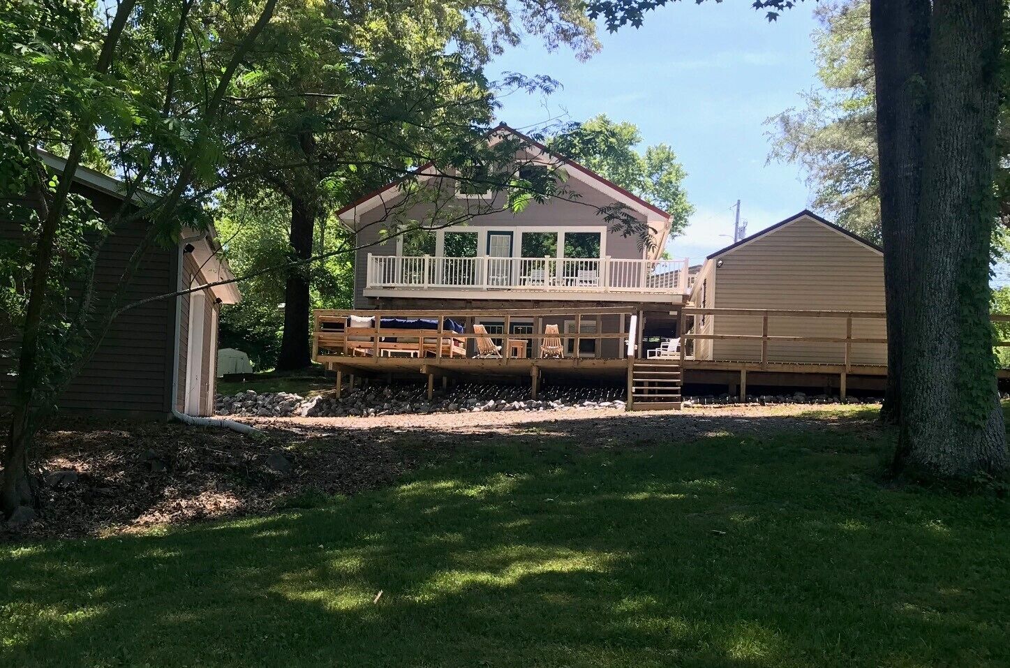 Lake House in Pirate's Cove With Large Outdoor Entertainment Area in Paducah, United States