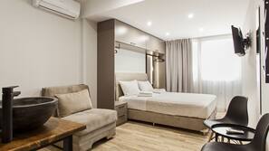 Soundproofing, free WiFi, bed sheets