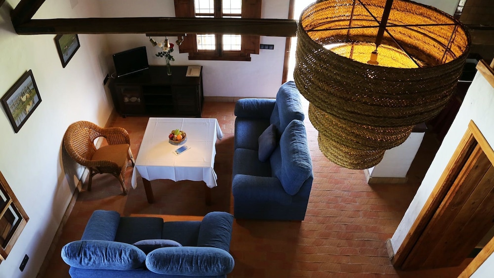 Choza Marismena En Ardea Purpurea Lodge In Villamanrique De La Condesa Hotel Rates Reviews On Orbitz