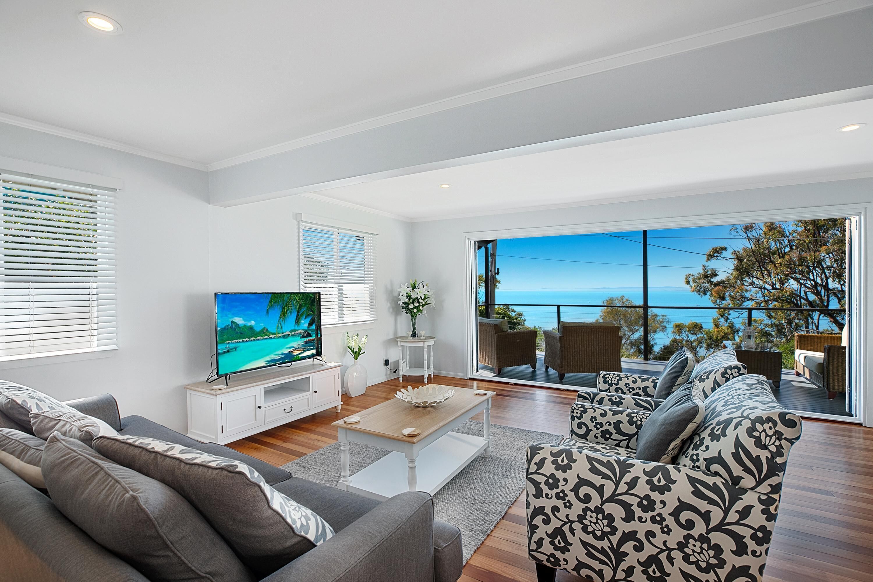 Stunning Family Escape on the Point With Bay Views