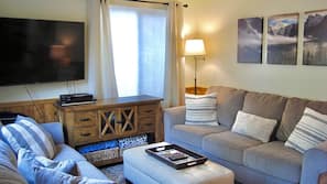TV, fireplace, DVD player, books