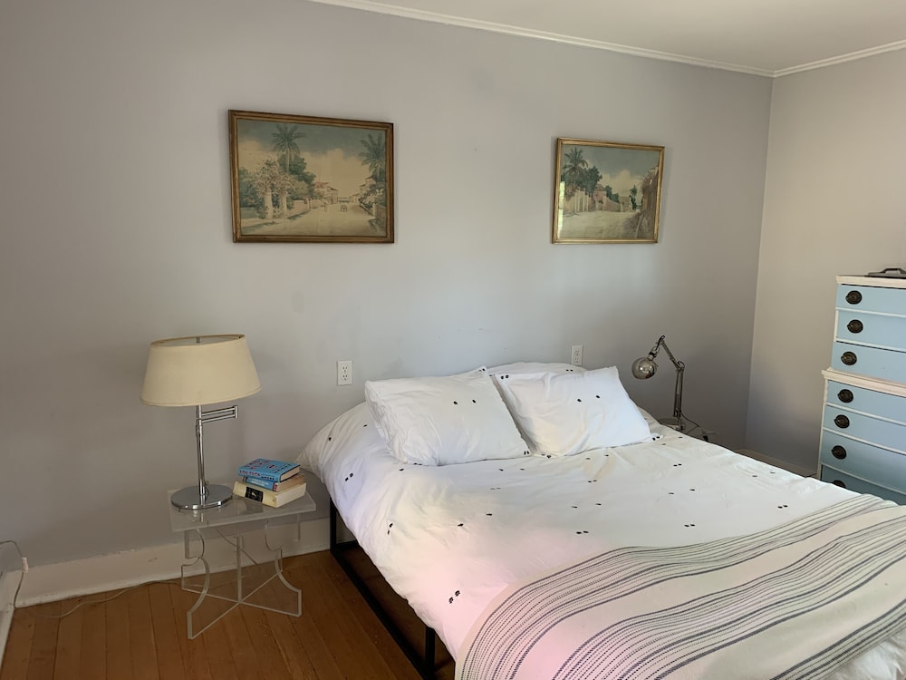 North Fork Beach House short walk to Peconic Bay Cutchogue Vrbo