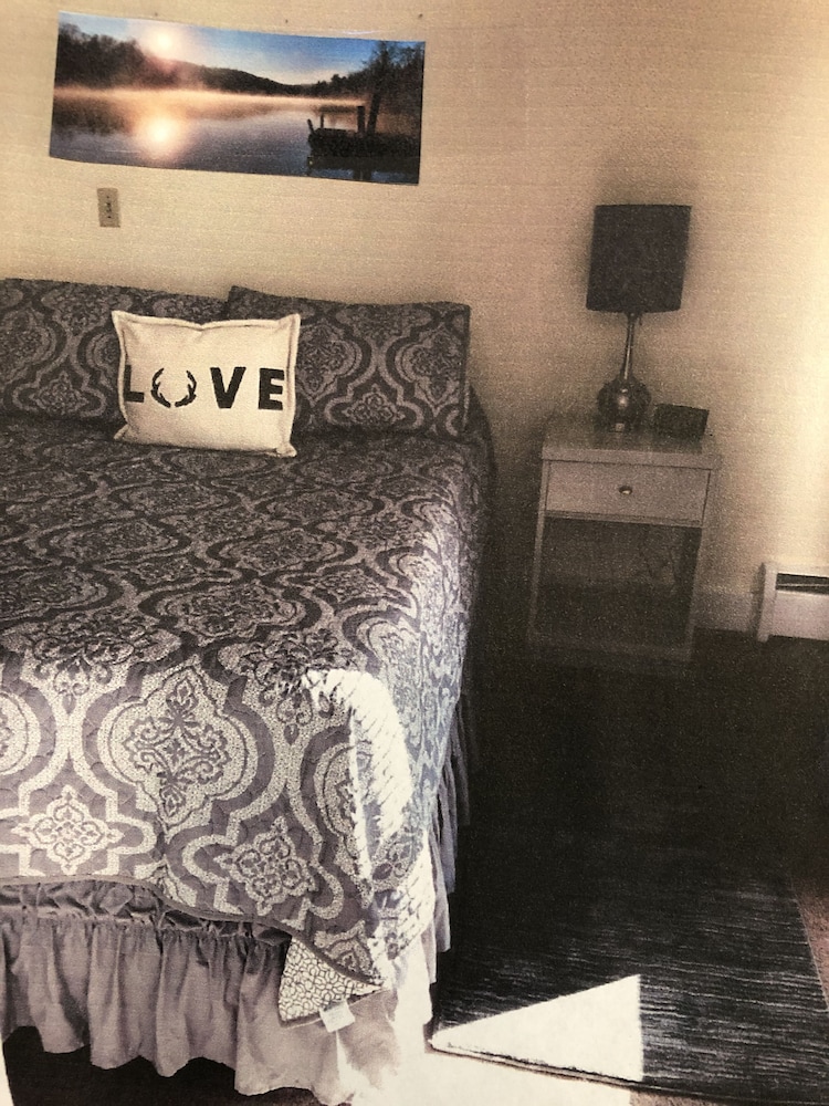 Roscoe NY Apartment in Town close to Fishing, Golf, Rafting, Dining, Brewery... Roscoe Vrbo