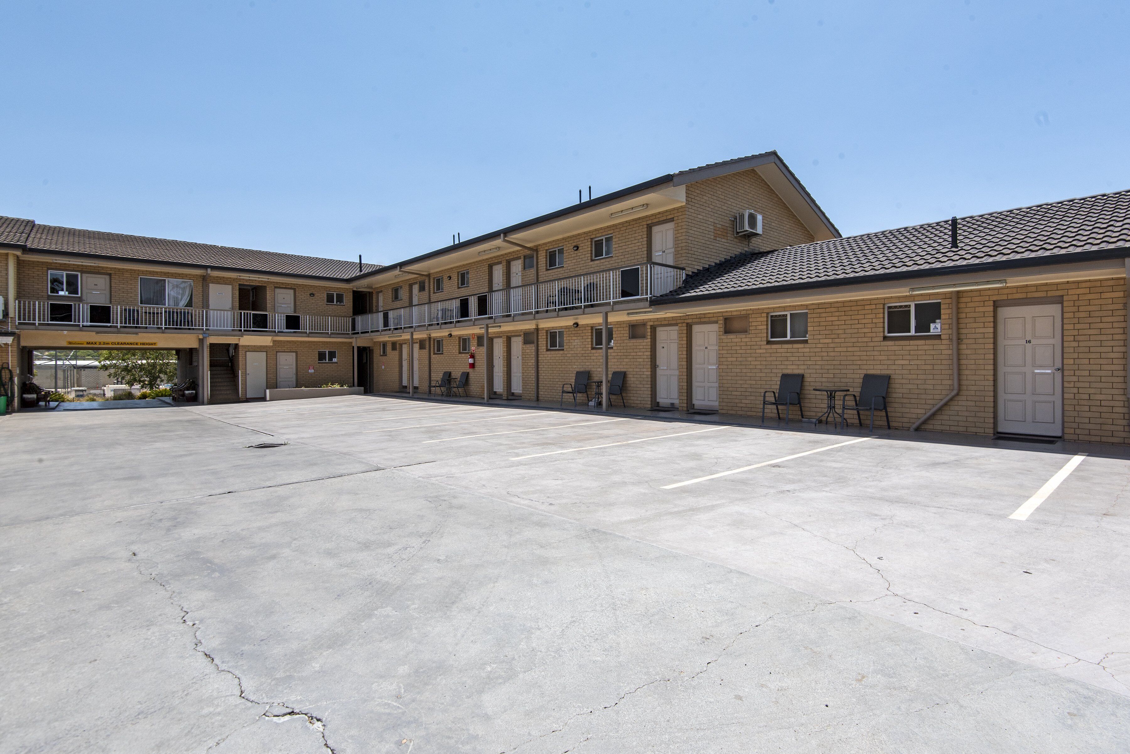 Centrally Located Triple Share Room