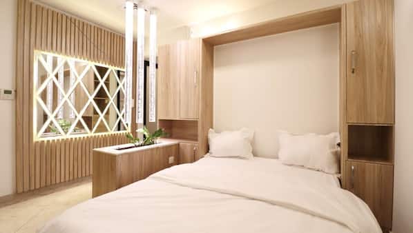 2 bedrooms, iron/ironing board, WiFi, linens