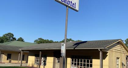 Colonial Manor Motel