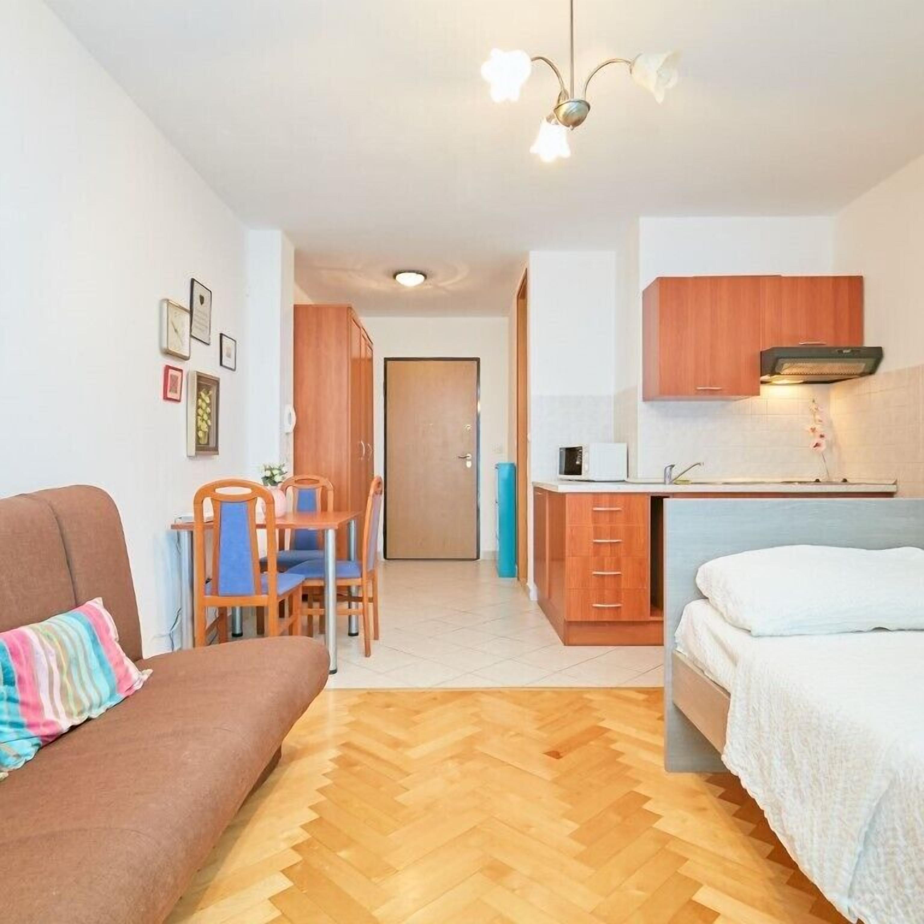 Studio Lapad Beach on Lapad Promenade: Precios, promociones y comentarios |  Expedia.com