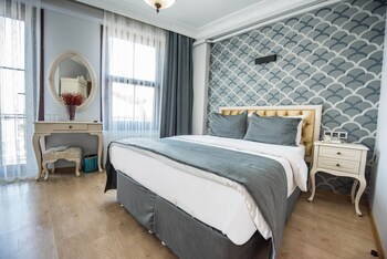 The New Pera Life Hotel Reviews Photos Rates Ebookers Com
