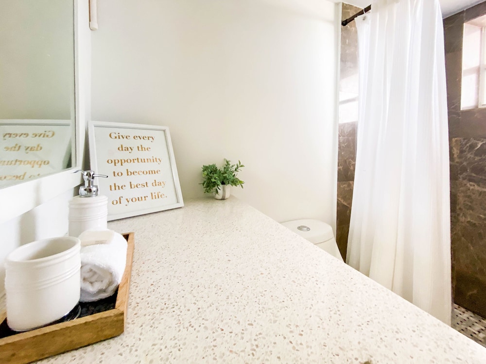 Beautiful condo with balcony