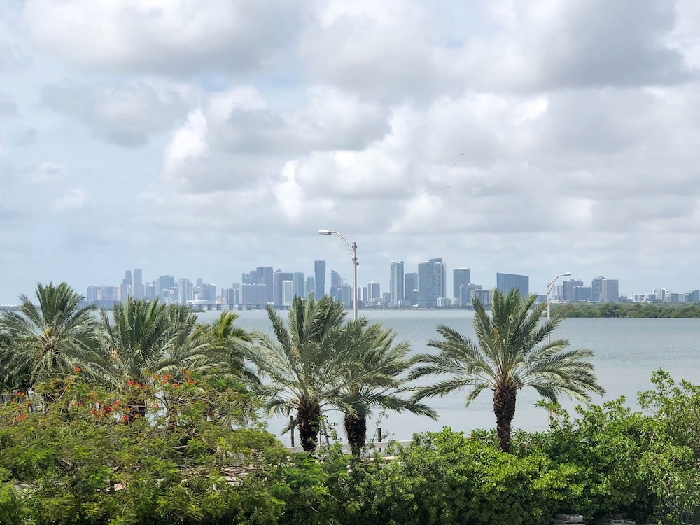 Beautiful condo with balcony