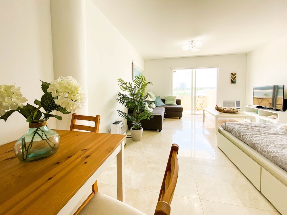 Beautiful condo with balcony