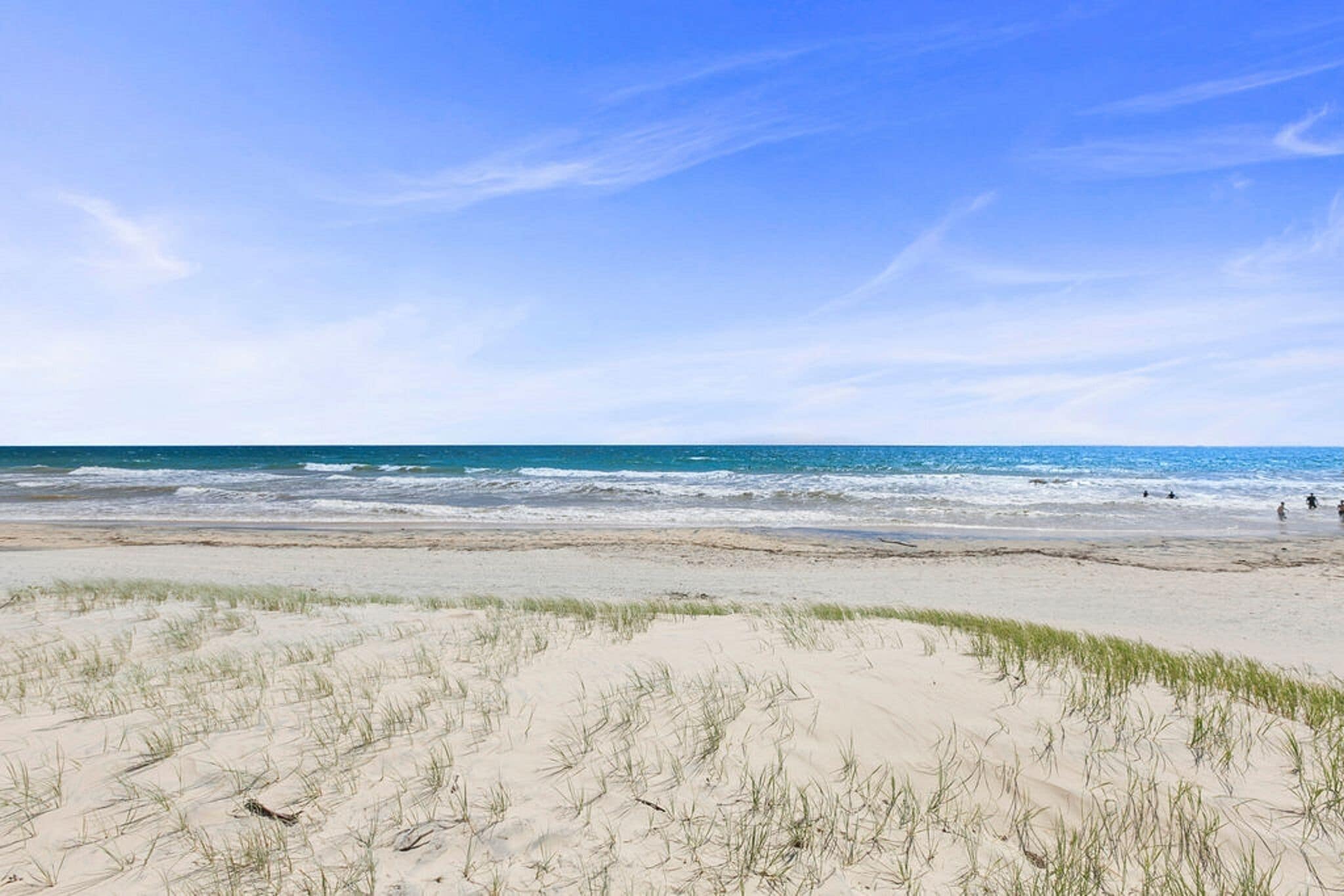 Outdoor Swimming Pool/garden/ Wifi