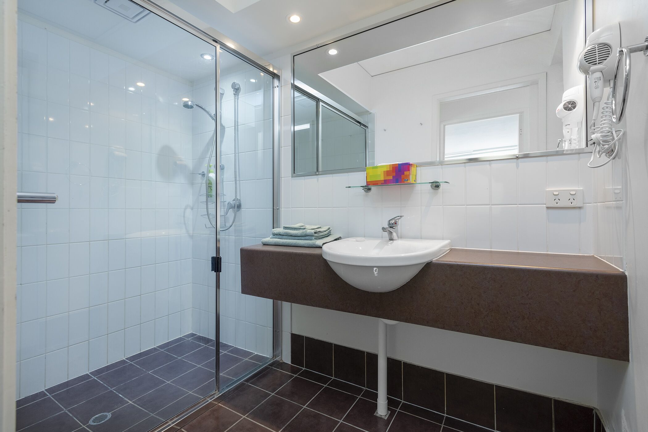 Outdoor Swimming Pool/garden/ Wifi