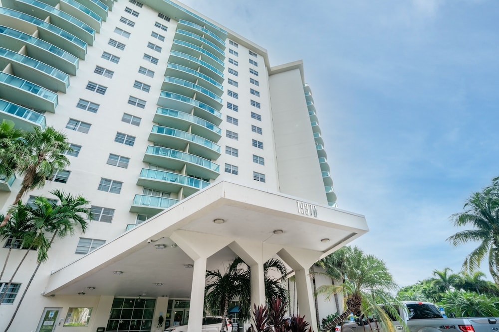 Wonderful 2BR Ocean Reserve-Pool/Tennis- STR2068 by RedAwning