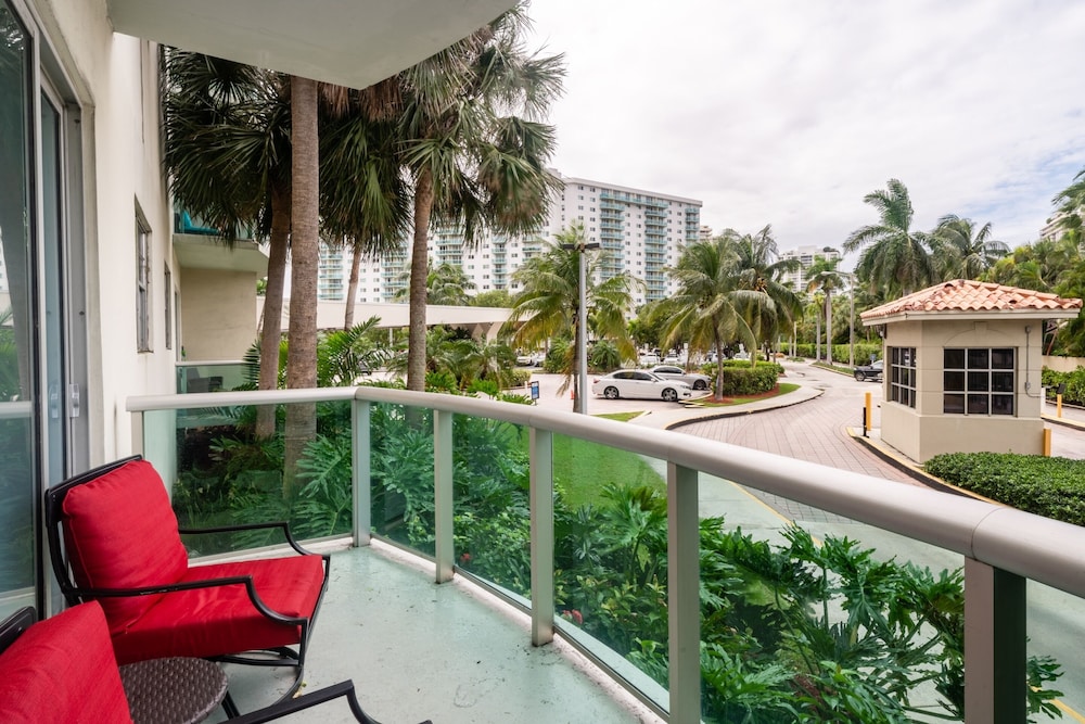 Wonderful 2BR Ocean Reserve-Pool/Tennis- STR2068 by RedAwning