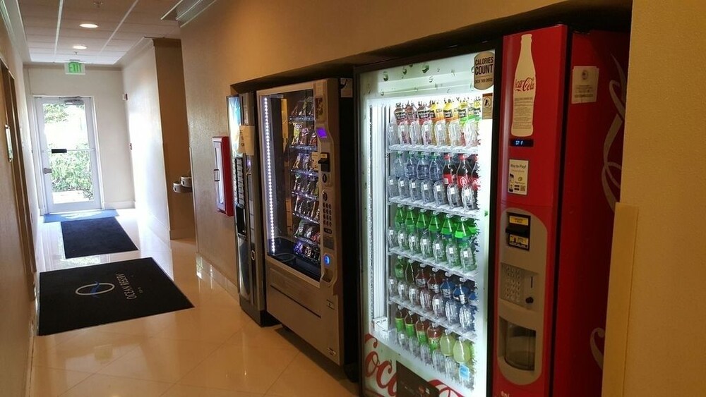 Deluxe 1 BR Ocean Reserve w/ resort amenities STR-02071 by RedAwning