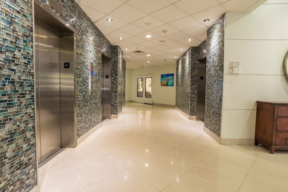 Deluxe 1 BR Ocean Reserve w/ resort amenities STR-02071 by RedAwning