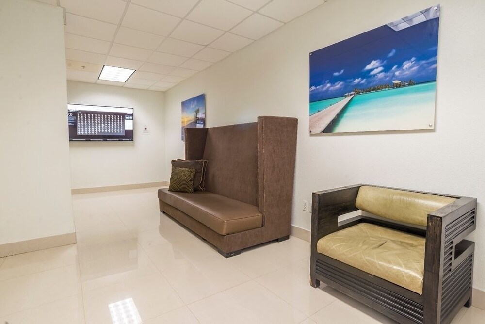 Deluxe 1 BR Ocean Reserve w/ resort amenities STR-02071 by RedAwning