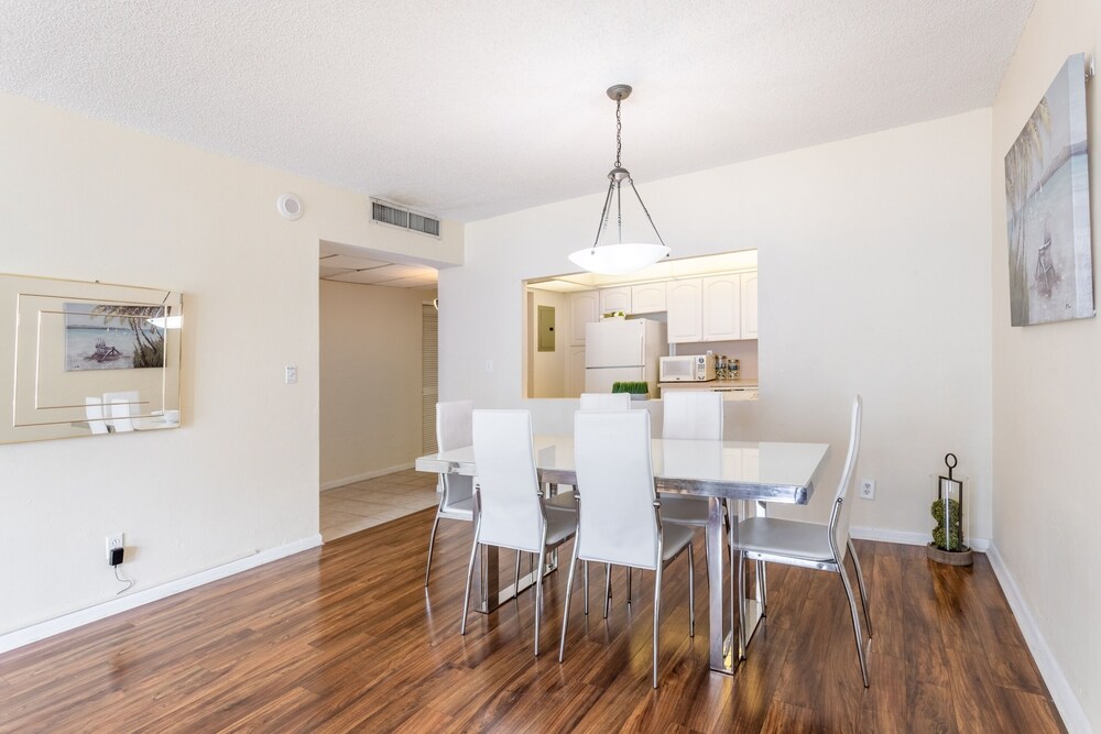 Wonderful 1BR Ocean Reserve Sunny Isles beach by RedAwning