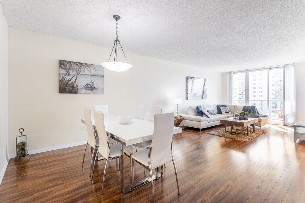 Wonderful 1BR Ocean Reserve Sunny Isles beach by RedAwning