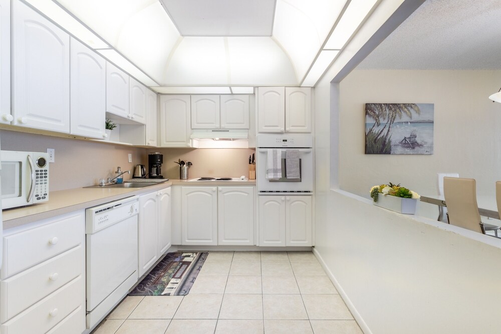 Wonderful 1BR Ocean Reserve Sunny Isles beach by RedAwning