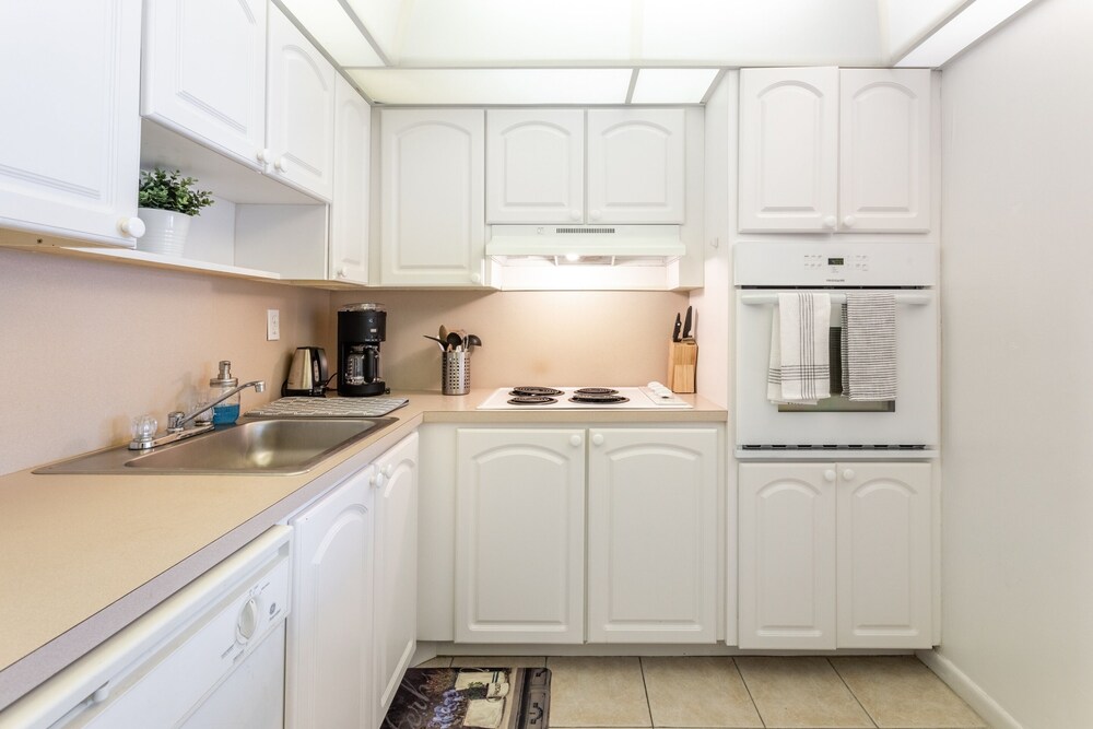 Wonderful 1BR Ocean Reserve Sunny Isles beach by RedAwning