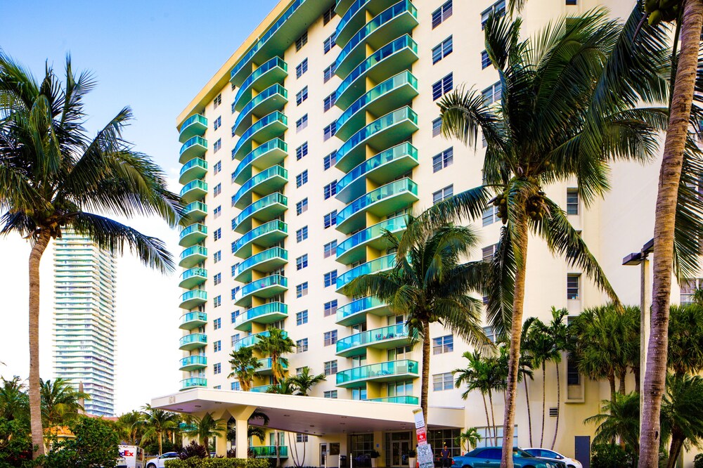 Wonderful 1BR Ocean Reserve Sunny Isles beach by RedAwning