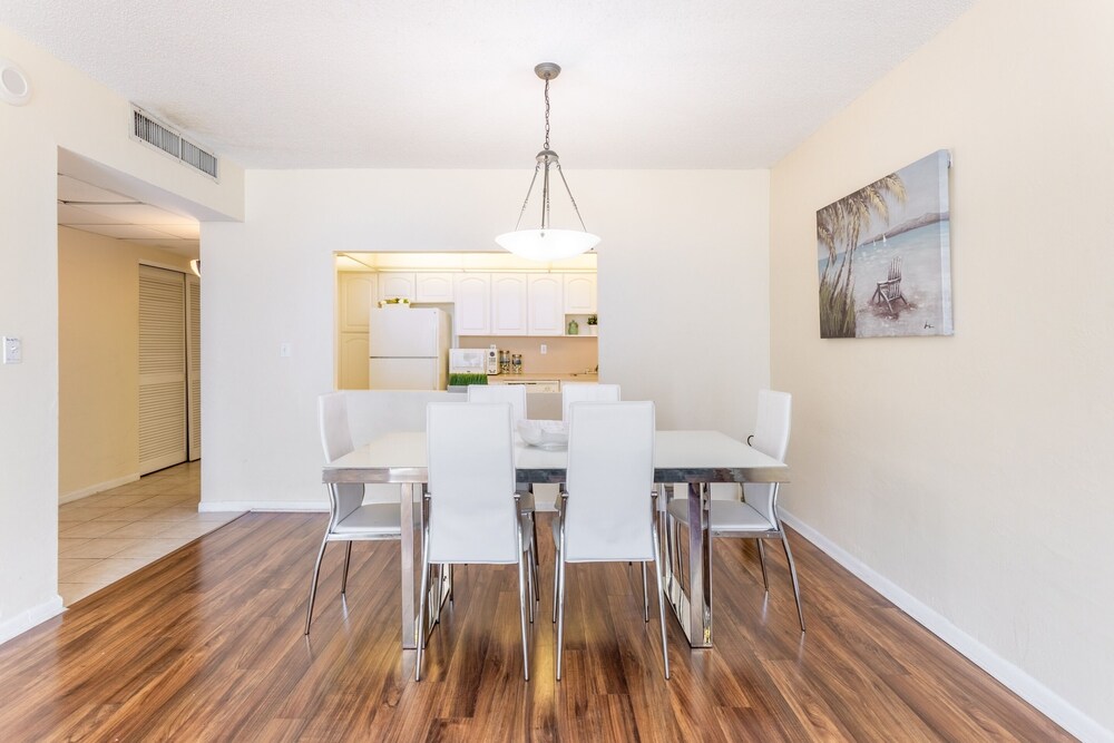 Wonderful 1BR Ocean Reserve Sunny Isles beach by RedAwning