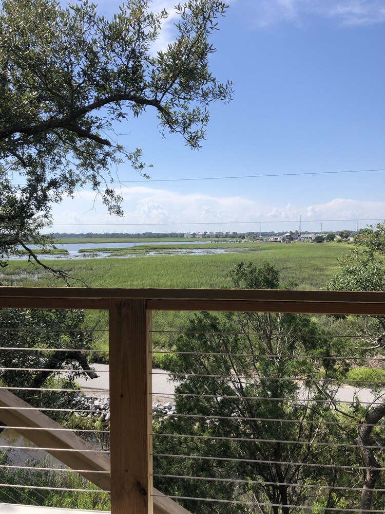 The Folly River Flat at Folly Beach - Luxury Apartment