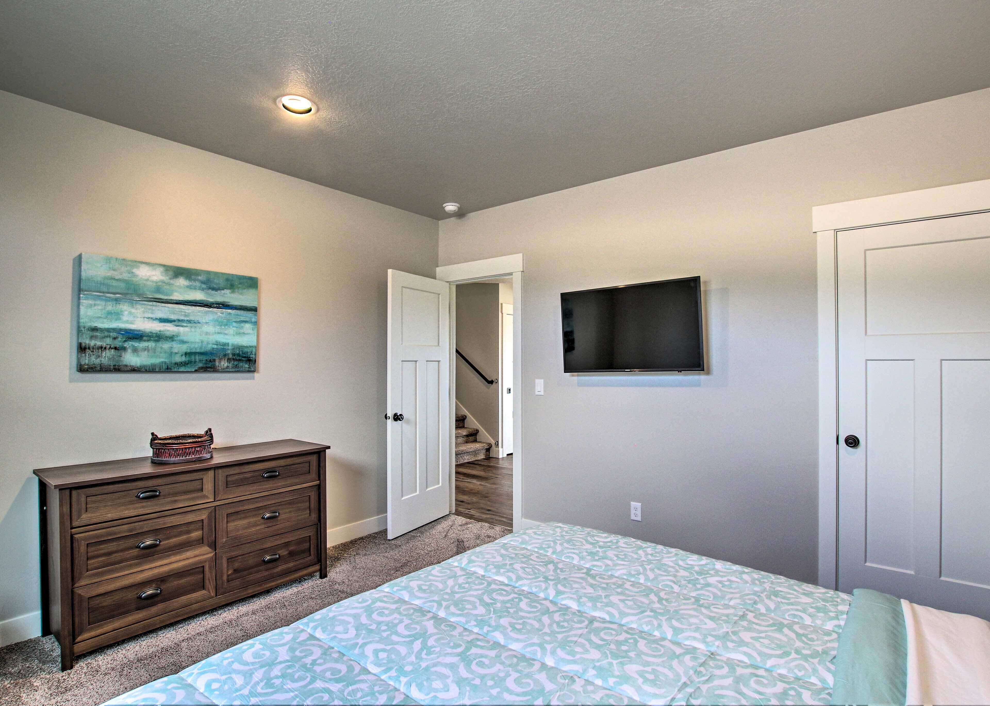 Lake-View Escape w/ Private Beach Resort Access! in Logan, United States