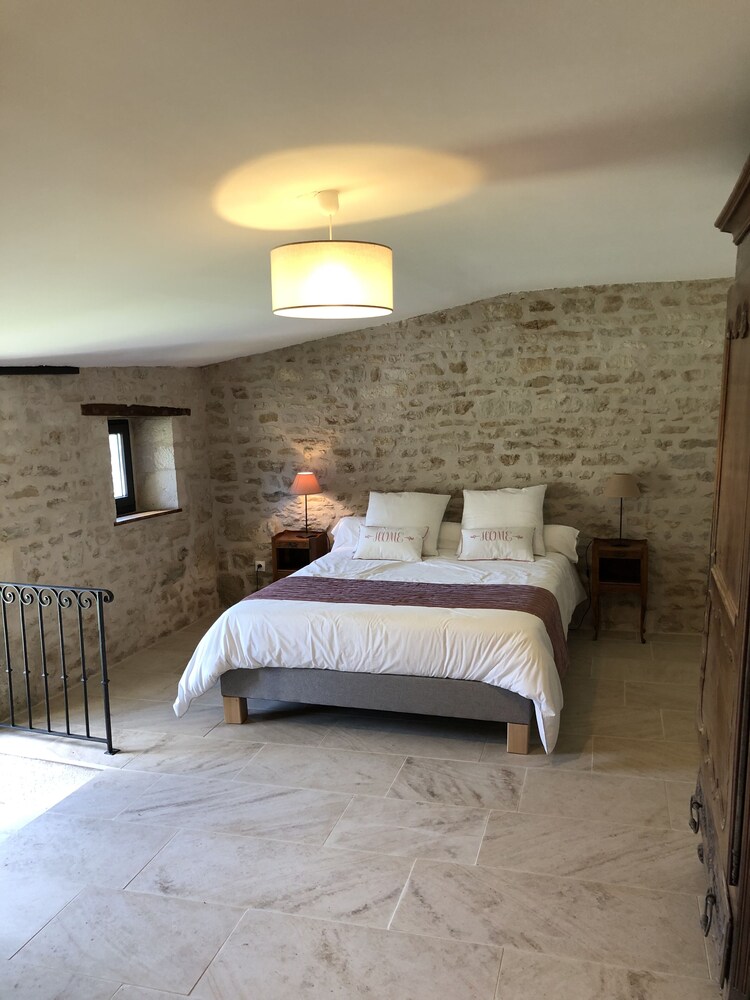 Gite La Louise Longere De Charme Avec Piscine Et Jacuzzi In Prailles Hotel Rates Reviews On Orbitz