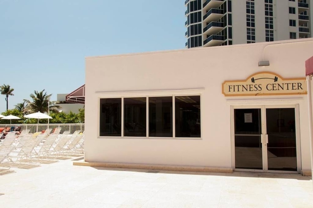 Marco Polo Aventura club sunny isles beach by RedAwning