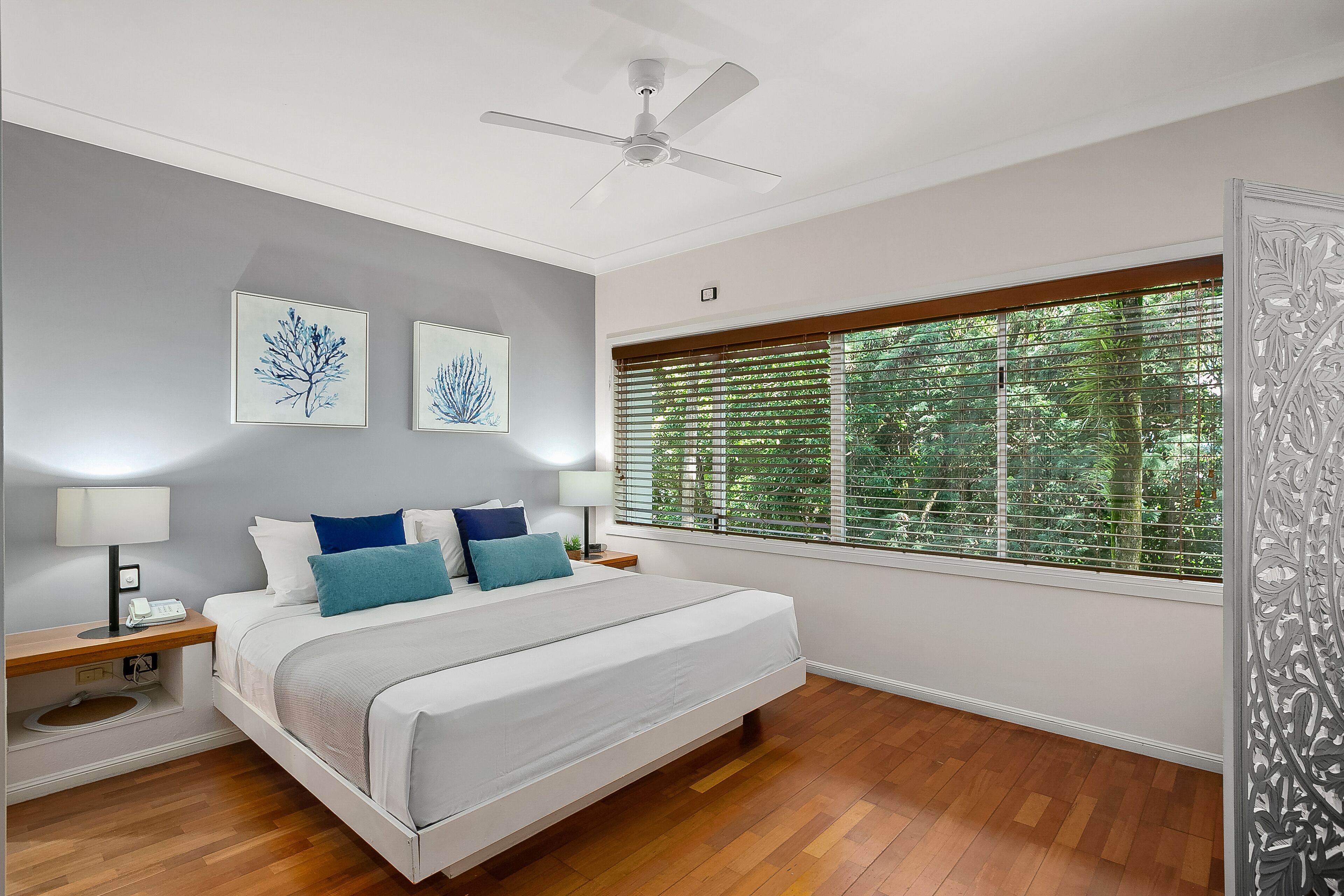 Poolside Alamanda Beachfront Resort 88