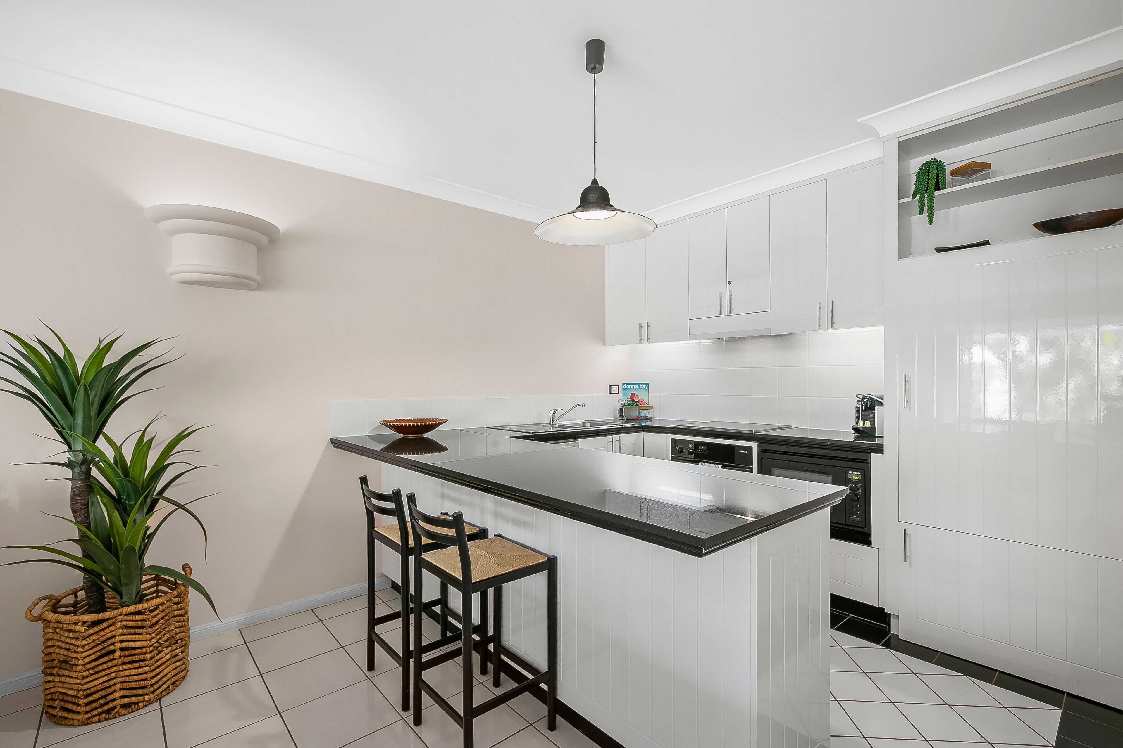 Poolside Alamanda Beachfront Resort 88