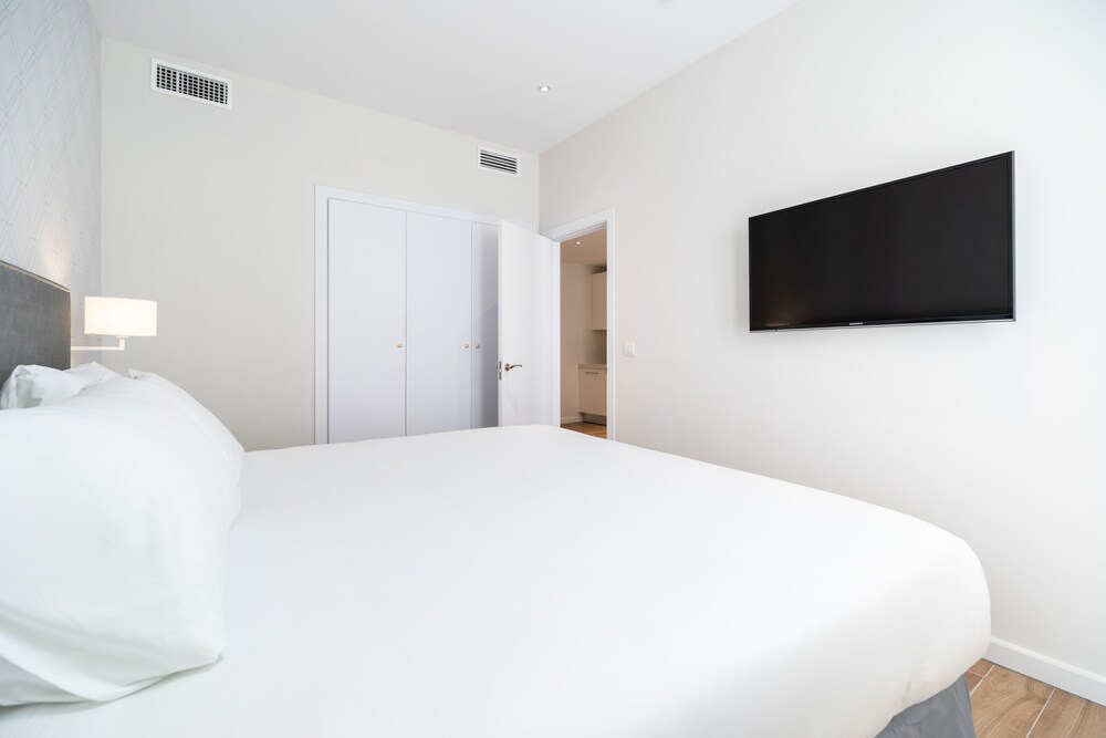 New and luxurious apartment next to the cathedral Cádiz Vrbo