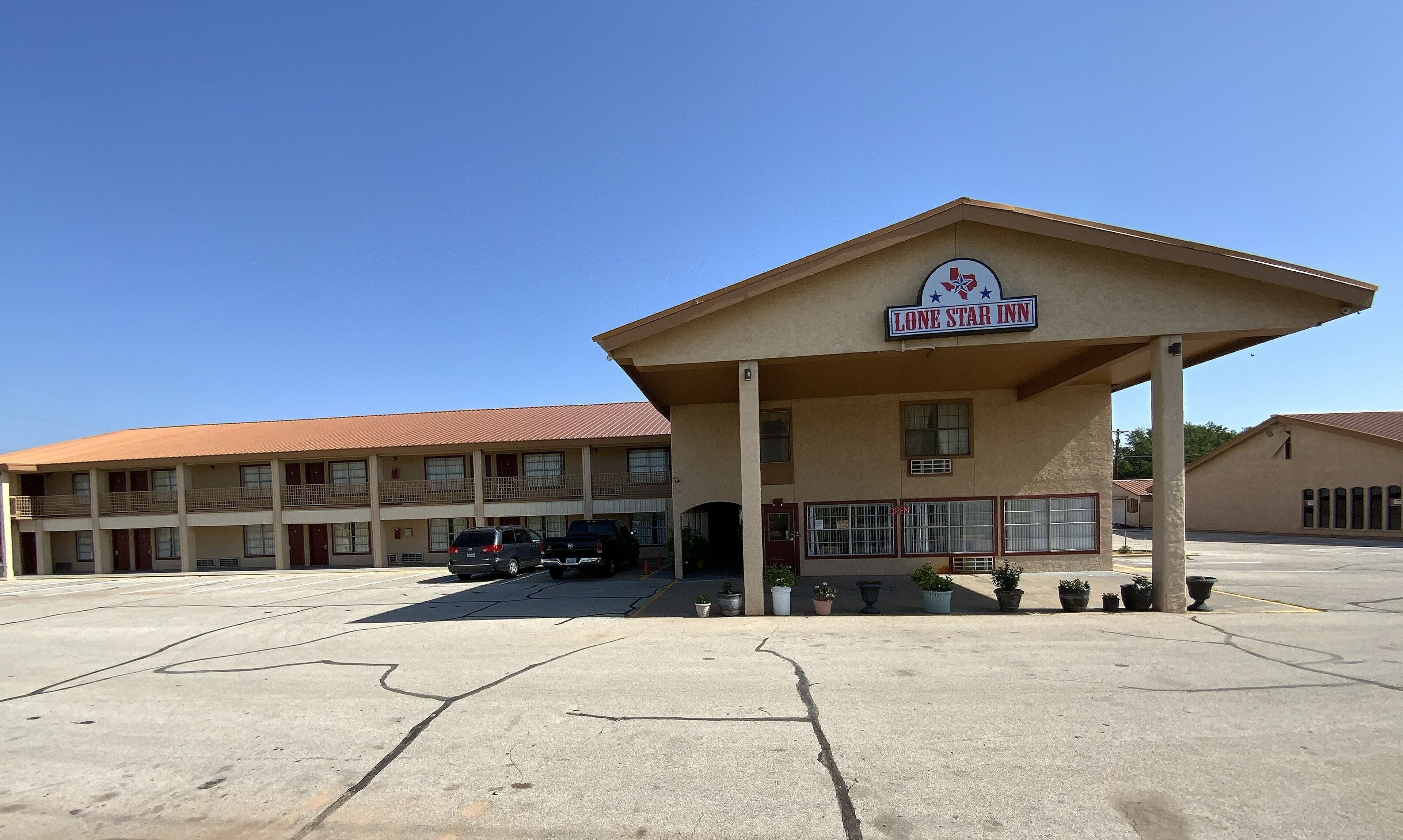 Lone Star Inn: 2021 Room Prices, Deals & Reviews | Expedia.com