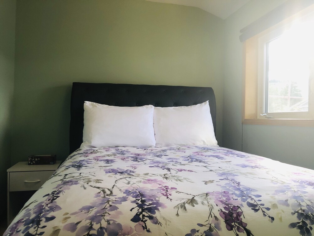 Midnight Sun Vacation Rental Whitehorse Vrbo
