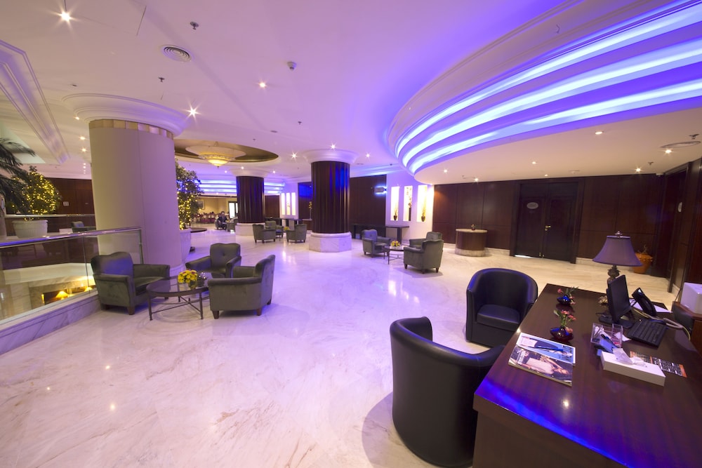 Deluxe Family Suite with Hall and KitchenNear Deira City CenterNear Metro Dubai Vrbo