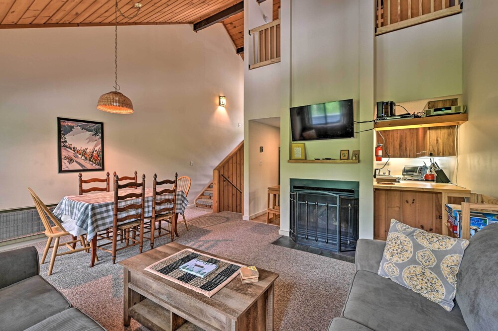 Village of Loon Mtn Condo w/ Fireplace & Balcony!