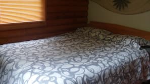 1 bedroom, linens